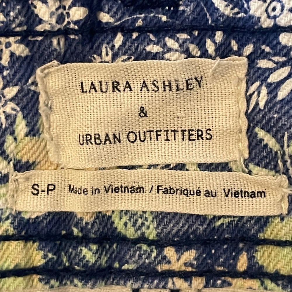 Laura Ashley x Urban Outfitters Floral Denim Mini Skirt 🌼 Retro Y2K Vibe - Picture 4 of 6